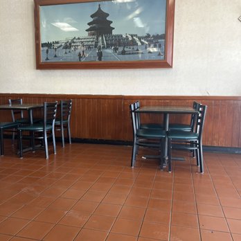 Golden China - Interior - Chinese Near Me - Tampa, Florida
