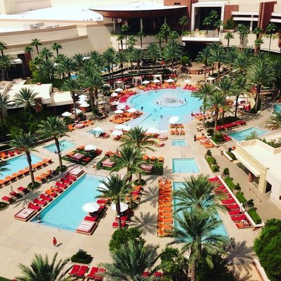 Red Rock Pool 62 Photos 34 Reviews Lounges W Charleston Blvd South Summerlin Las Vegas Nv Phone Number Yelp