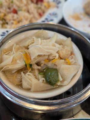 Ming’s Bistro by null