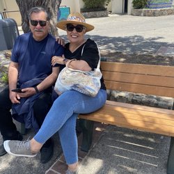 La Paloma Las Flores - Nana y papa enjoying life