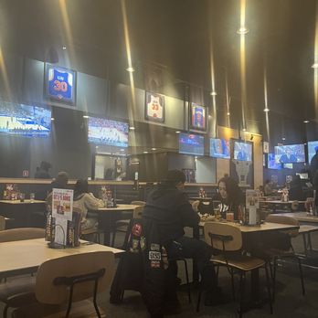Buffalo Wild Wings - Chicken Wings Near Me - Middletown, New York