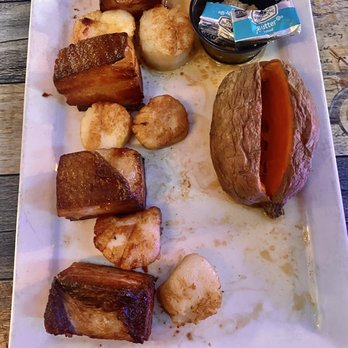 19 Degrees North - Pork Belly and Scallops - Seafood Near Me - Dahlonega, Georgia