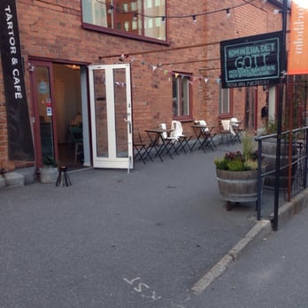 Naked Cake - Entrance... - Cafes Near Me - Nacka, Alberta