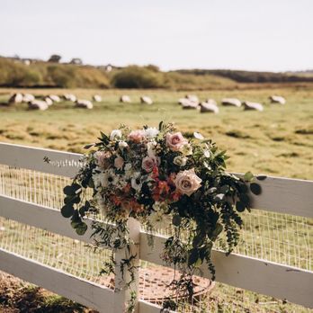 Carmel Floral Design  - Florists Near Me