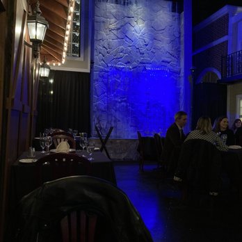 Connected Restaurant - people sitting at tables in a restaurant - Italian Near Me - Peoria, Illinois Connected Restaurant - people sitting at tables in a restaurant - Italian Near Me - Peoria, Illinois