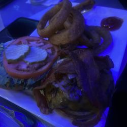 Cliff's Bar & Grill