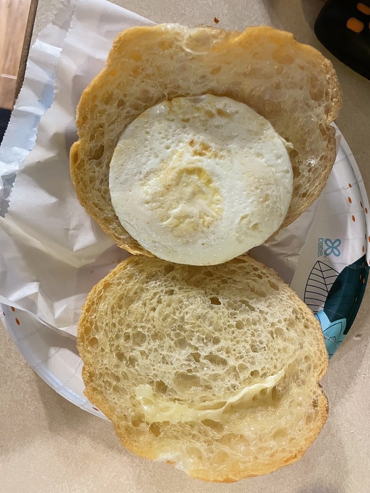 Delicious Donuts Logo