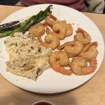 Bella's - Fried shrimp dinner with garlic mashed and asparagus - Pizza Near Me - Clayton, Georgia