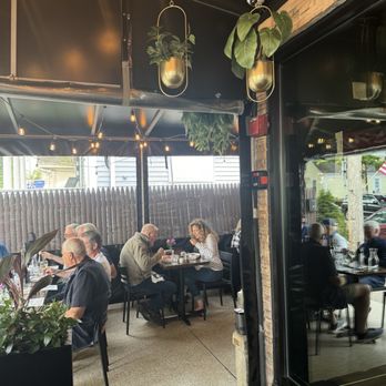 Pomodoro Pizzeria - Italian Near Me - Bristol, Rhode Island
