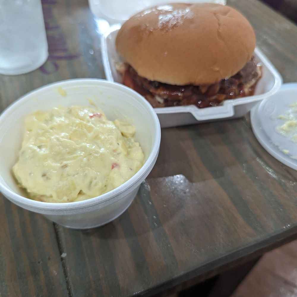 The Purple Pig BBQ - The pulled pork with potato salad - Barbeque Near Me - Schertz, Texas The Purple Pig BBQ - The pulled pork with potato salad - Barbeque Near Me - Schertz, Texas
