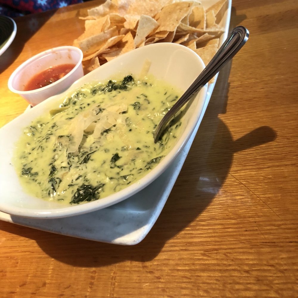 Applebee's Grill + Bar - Spinach Artichoke Dip...found a hair - American Near Me - Davenport, Florida
