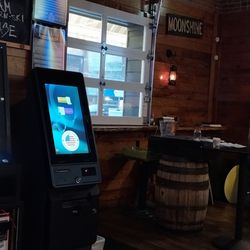 Nutty Squirrel Sports Saloon - Roll up window