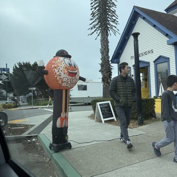 David's Bagels - outside - Bagels Near Me - Pacifica, California