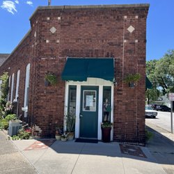 Megan’s Corner Salon - Street entrance