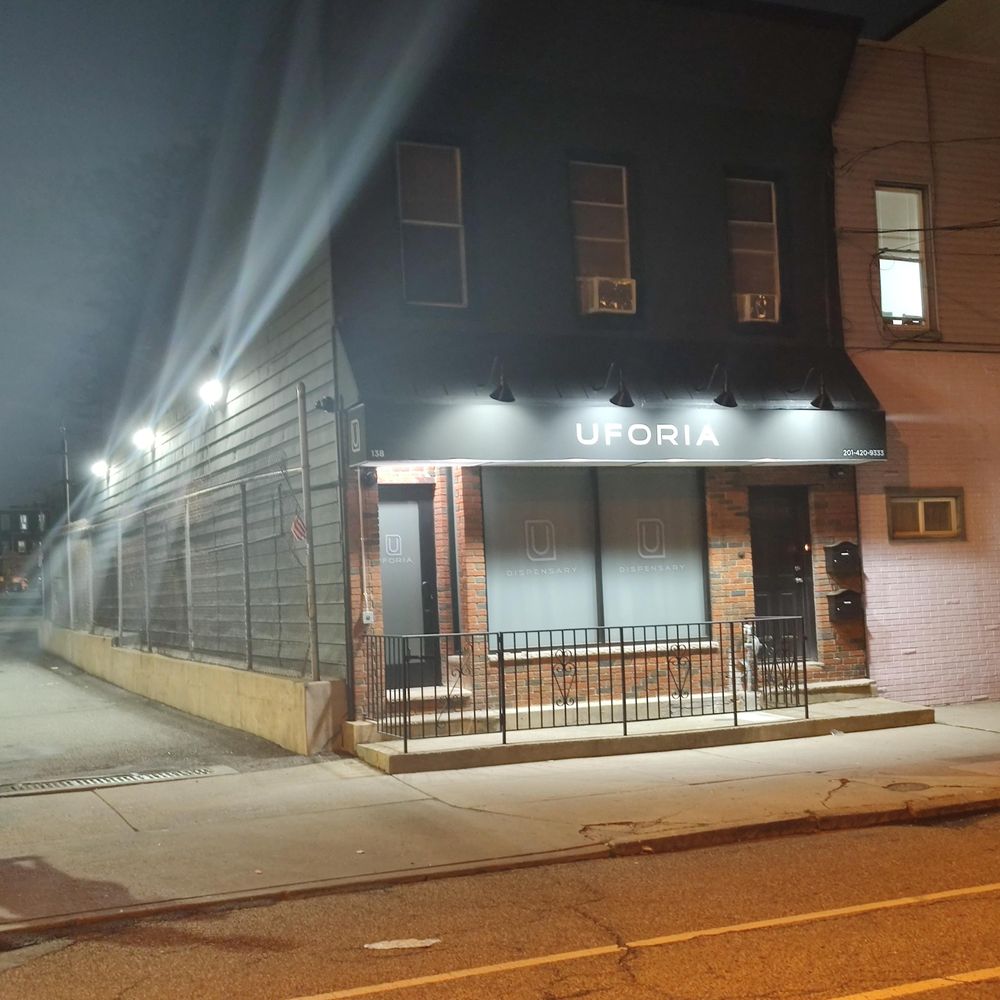 UFORIA DISPENSARY COMING SOON Updated May 2024 138 Griffith St