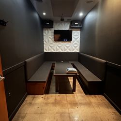 Lulu Cafe - Medium room