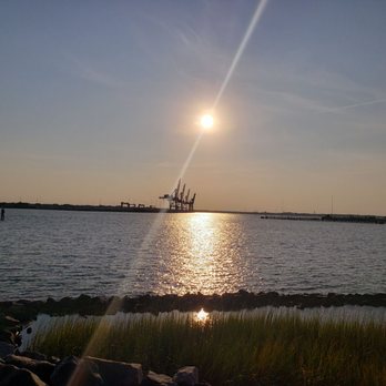Elizabeth River Trail - View overlooking midtown tunnel from Plum Point Park - Parks Near Me Elizabeth River Trail - View overlooking midtown tunnel from Plum Point Park - Parks Near Me