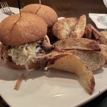 The Mystic Kitchen & Tasting Room - Pulled pork is pulled pork, right? Wrong! Why was this so delicious? - Cocktail Bars Near Me - Bloomington, Illinois