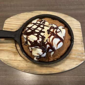 Urban Cookhouse - Chocolate chip cookie and ice cream - Salad Near Me - Birmingham, Alabama