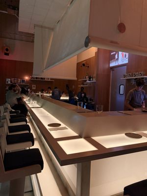 PARI PARI Handroll Bar by null