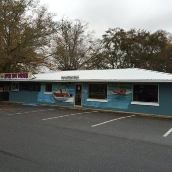 River's Edge Marina - Office/store building - Marinas Near Me - Cropwell, Alabama