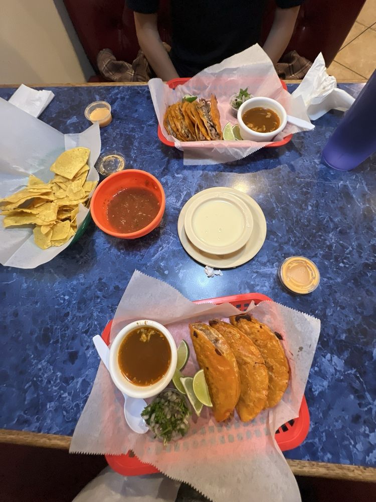 Los Tacos
