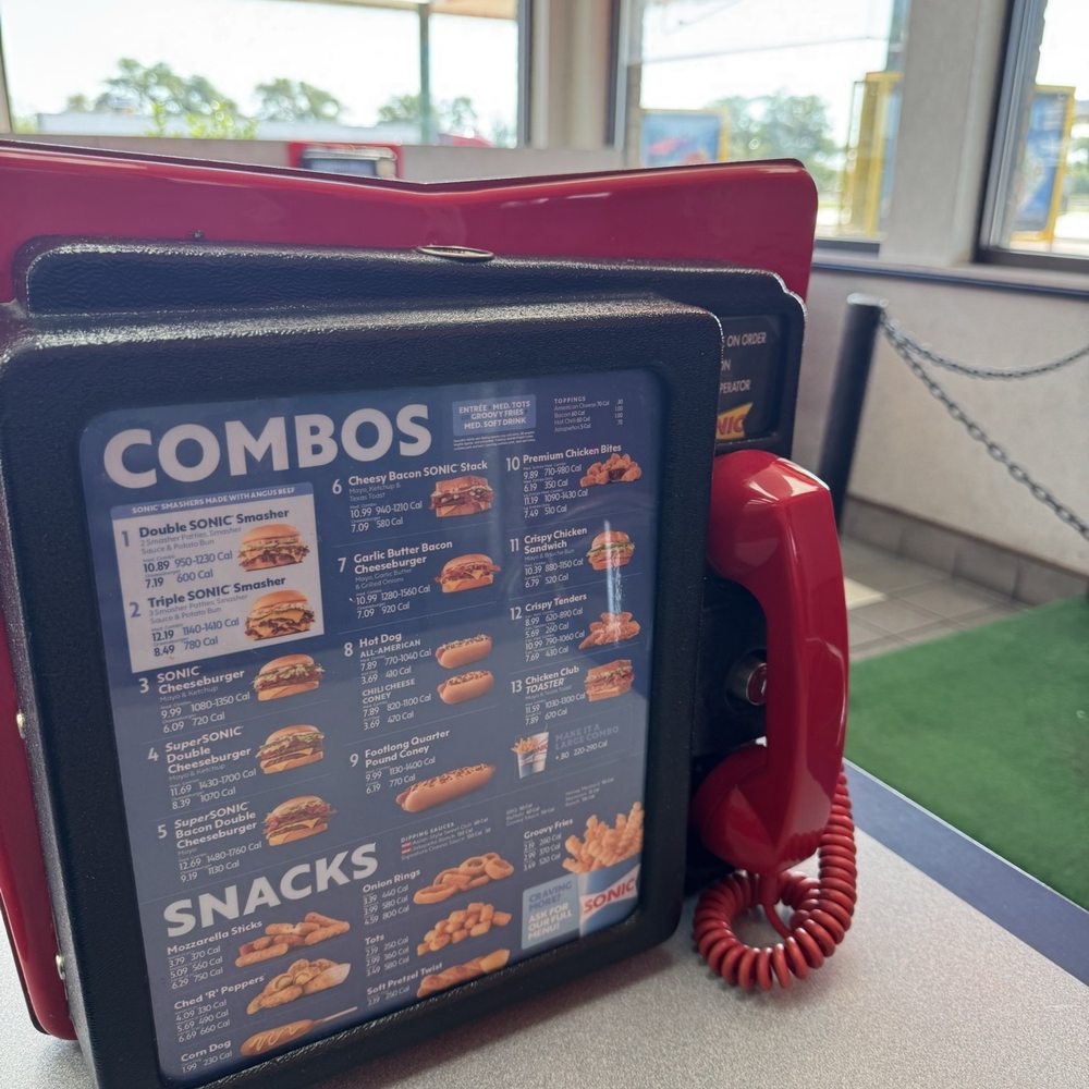 Love's Travel Stop - Sonic Telephone to order - Gas Stations Near Me - Memphis, Texas