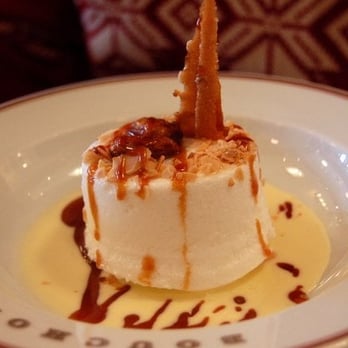 Bouchon - Il Flottante (meringe) - French Near Me - Yountville, California