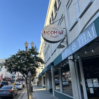 Moom 48 Thai - Asian Fusion Near Me - Pasadena, California