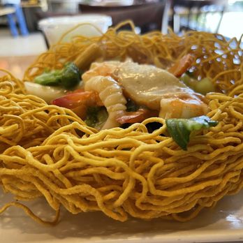 Hoa Binh Restaurant - Vietnamese Near Me - Garden Grove, California