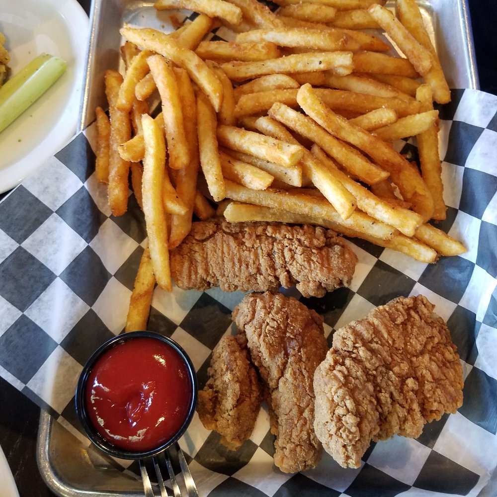 Juniors' - Kids chicken strips with their amazing french fries - American Near Me - Tracy, California Juniors' - Kids chicken strips with their amazing french fries - American Near Me - Tracy, California