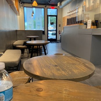 ROYALTEA - Sit down area - Bubble Tea Near Me - Orlando, Florida ROYALTEA - Sit down area - Bubble Tea Near Me - Orlando, Florida