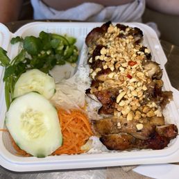 Rp2. Grilled Lemongrass Chicken Rice Plate