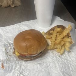 Brandon's Burgers - 1/4 burger with fries