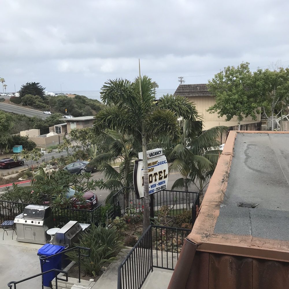Moonlight Beach Motel - Looking west towards the ocean. - Hotels Near Me - Encinitas, California Moonlight Beach Motel - Looking west towards the ocean. - Hotels Near Me - Encinitas, California