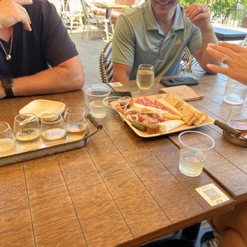 Rose Hill Vineyards - Wine Tasting Room Near Me - Mattituck, New York