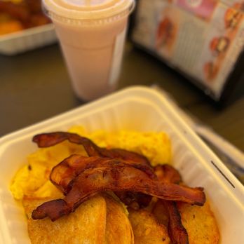 Crack'd Kitchen & Coffee - bacon and eggs on toast - Breakfast & Brunch Near Me - Andover, Massachusetts