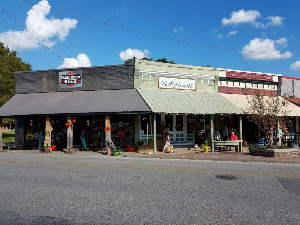 HISTORIC BELL BUCKLE Updated August 2024 38 Photos 16 Railroad Sq