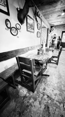 Pinkerton's Barbecue by null