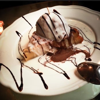 Moderniste - Y para rematar browni de de chocolate blanco con helado de chocolate!!!!!! Tenéis que probar las tartas..... - Coffee & Tea Near Me - Seville, SE
