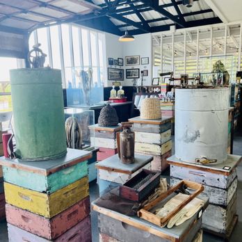 Big Island Bees - Bee store and museum - Honey Near Me - Captain Cook, Hawaii