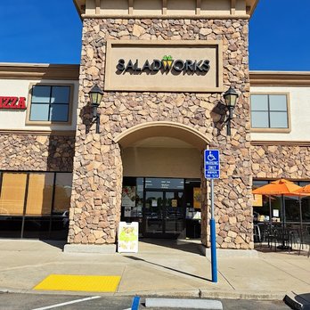 Saladworks - Outside the restaurant - Salad Near Me - Lincoln, California