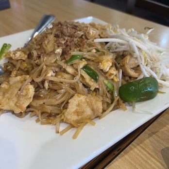 Thai Chefs - Chicken Pad Thai - Thai Near Me - Houston, Texas Thai Chefs - Chicken Pad Thai - Thai Near Me - Houston, Texas