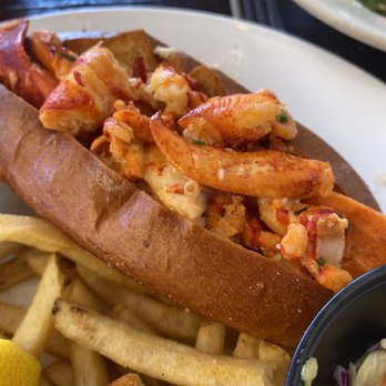 Island Fish - Lobster roll - Seafood Near Me - Marathon, Florida Island Fish - Lobster roll - Seafood Near Me - Marathon, Florida