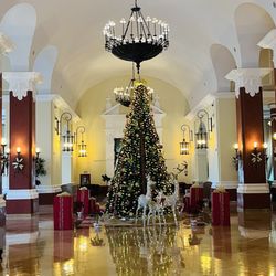 Valentin Imperial Maya - Christmas tree in the lobby