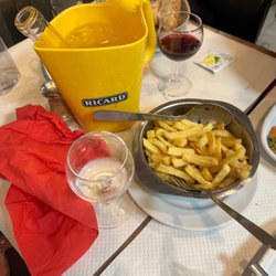 Les Routiers - Frites and wine, unfortunately ate everything else before the picture.