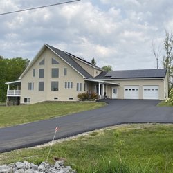 Ithaca Guest House - Yahoo the driveway is finished!!