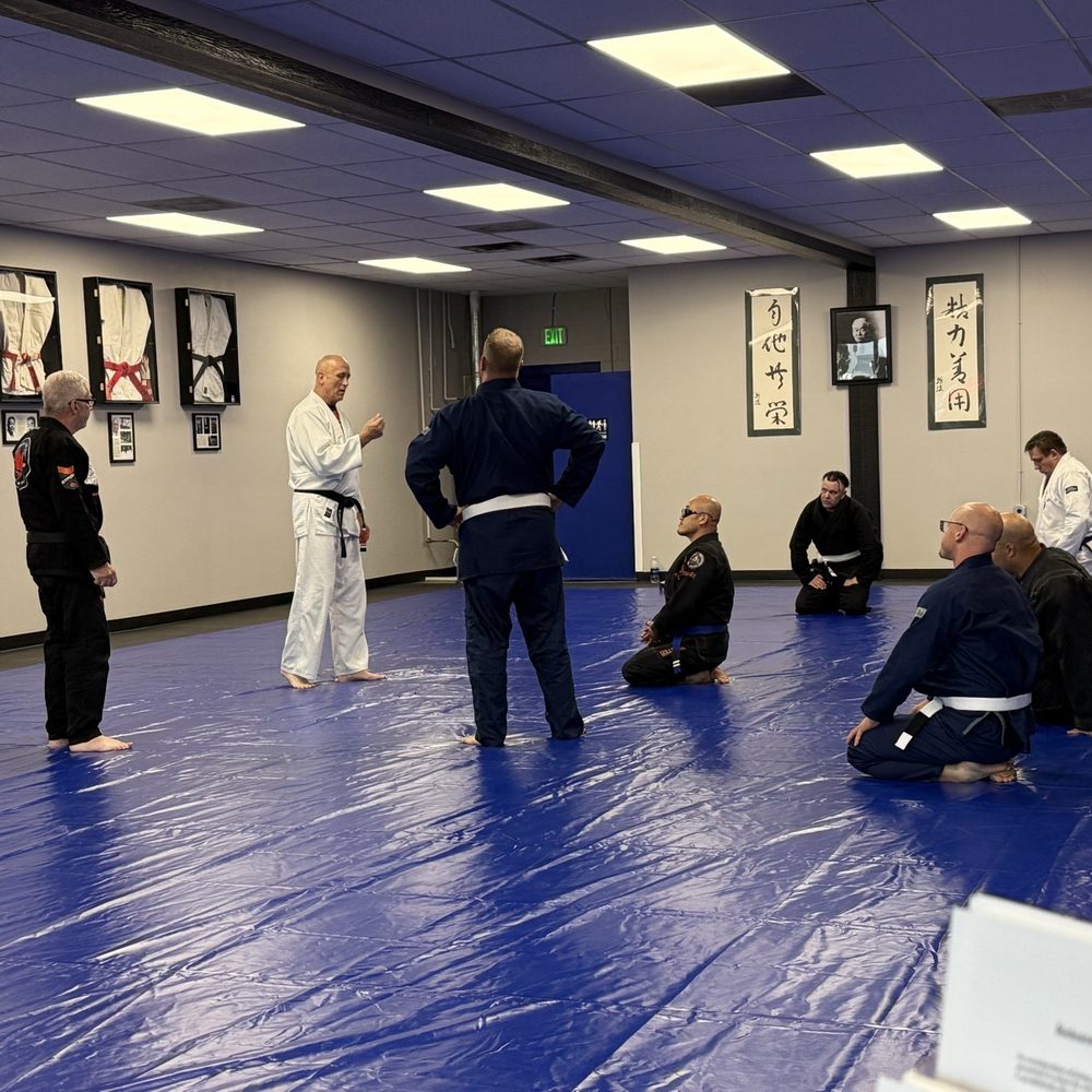 Rigan Machado Jiujitsu - Troy instructing - Brazilian Jiu-jitsu Near Me - Greeley, Colorado Rigan Machado Jiujitsu - Troy instructing - Brazilian Jiu-jitsu Near Me - Greeley, Colorado