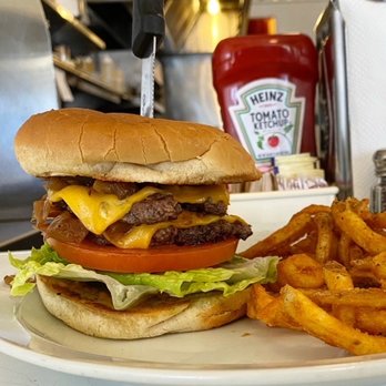 Snug Harbor - Zwiebel Burger - Diners Near Me - Santa Monica, California Snug Harbor - Zwiebel Burger - Diners Near Me - Santa Monica, California