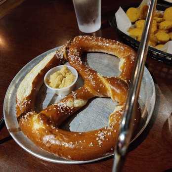 Hop'n Moose - Bavarian pretzel - American Near Me - Rutland, Vermont